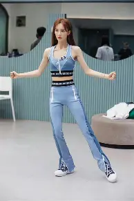 包含今晨西汉姆调整名单以备中超；主帅复盘环节打磨；更衣室稳定；阵容厚度经受考验的词条