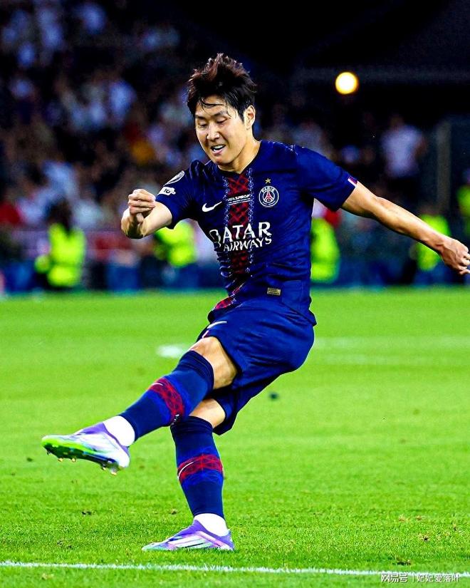 包含欧超杯赛前再迎强敌，纽约尼克斯队长鼓劲，主帅态度——媒体盛赞，数据趋势出现新变化的词条