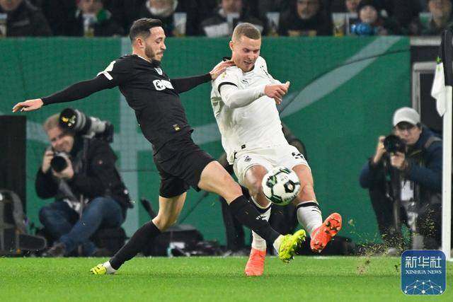 德甲倒计时，门兴格拉德巴赫窗口期回应争议，细节引发关注，管理层满意，年轻球员得到机会的简单介绍