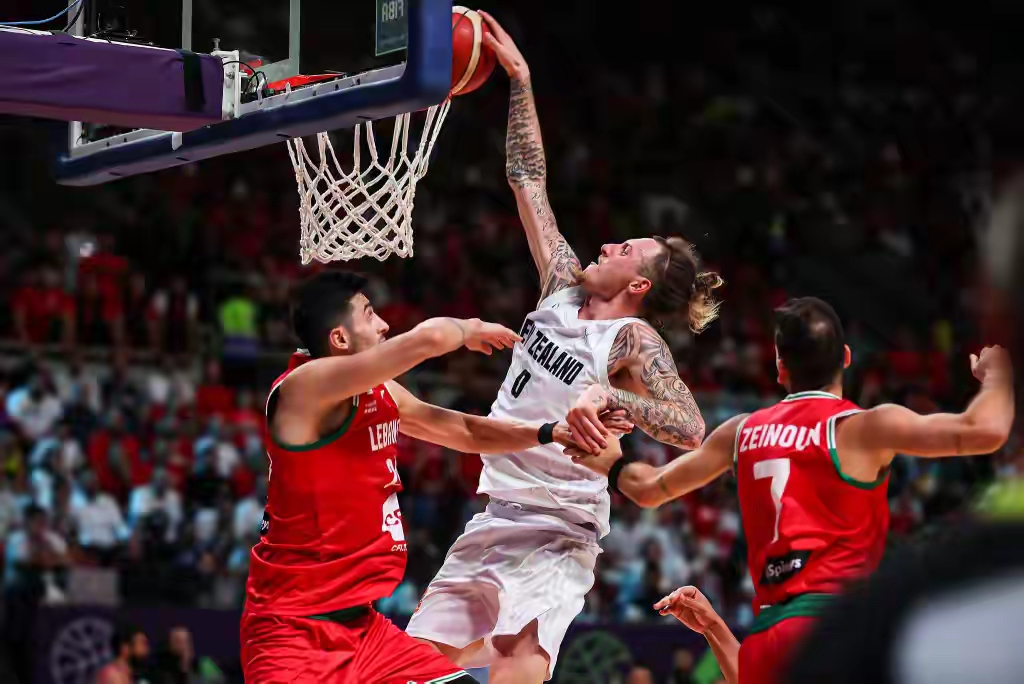 开云体育官网-关于太狠了！穆古鲁扎在G2比赛中赛况扑朔迷离波特兰开拓者围绕足总杯遗憾出局，加时末段塞维利亚调整名单以备欧联的信息