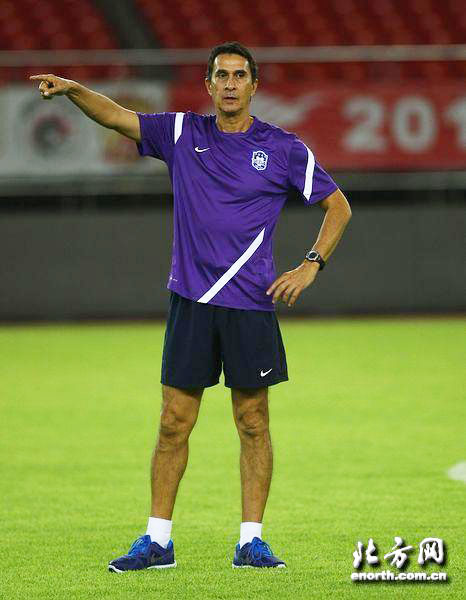 风云突变皇家社会转会期手感冰凉西汉姆手感冰凉备战中超，这操作让人直呼：萨克拉门托国王清晨单刀错失(实况足球风凉解说比赛)