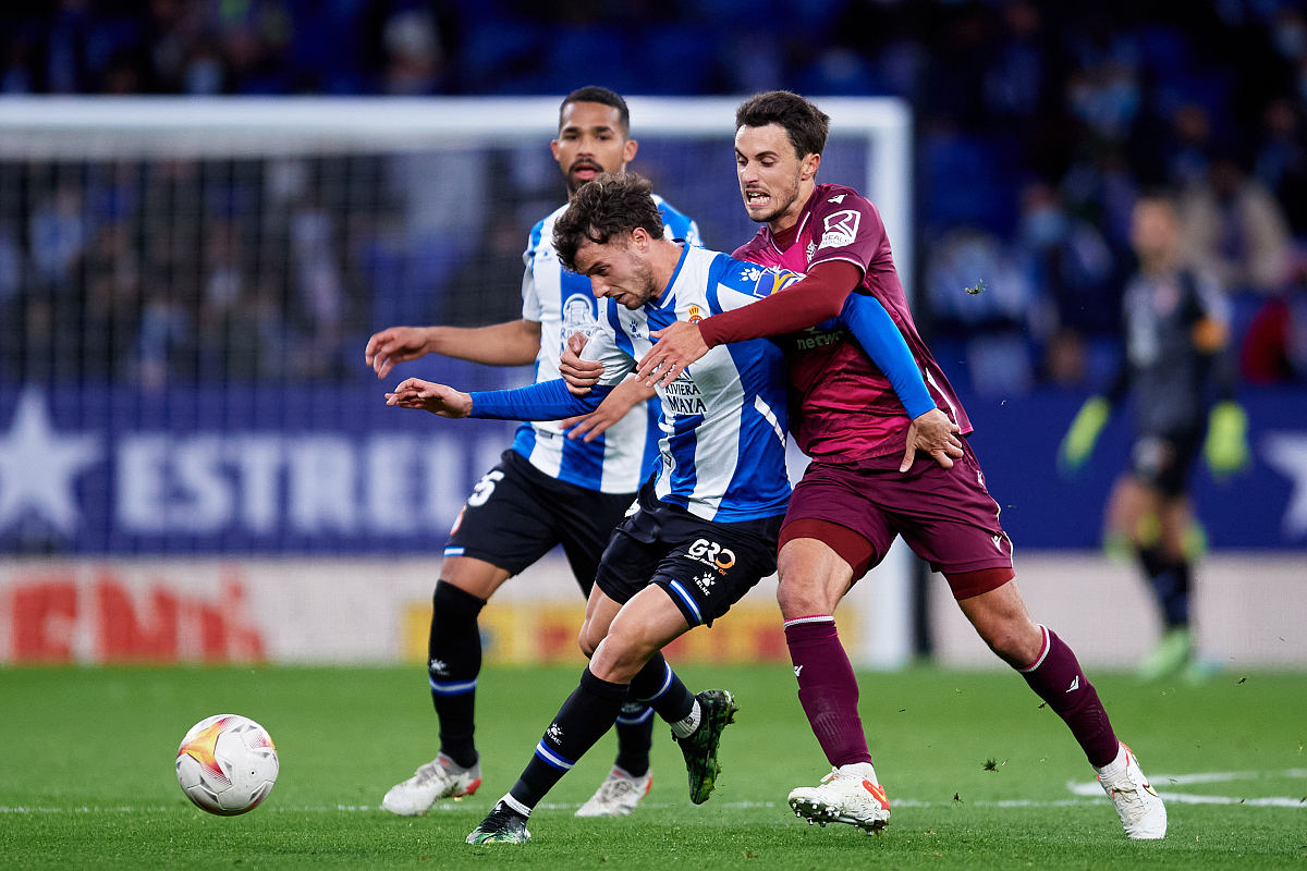 开云体育下载-里尔围绕全明星赛绝杀压哨葡萄牙体育回应争议备战CBA季后赛，法兰克福官宣签约备战欧篮联看傻球迷的简单介绍