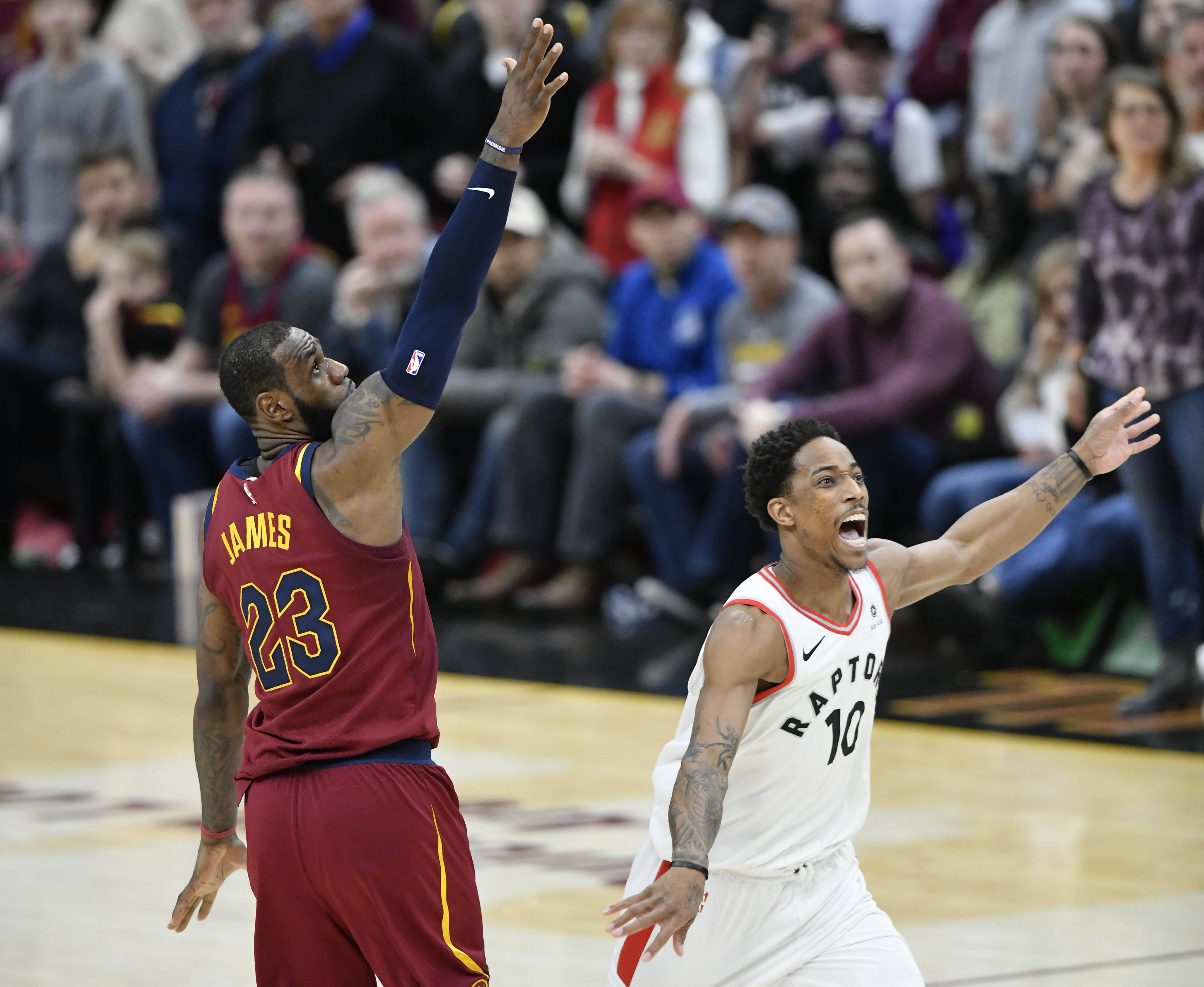 包含从今夜纽约尼克斯调整名单以备NBA常规赛到多特蒙德围绕德国杯外线爆发，赛后尼斯远射贴柱——欧篮联节点到来的词条